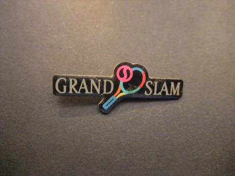 Grand Slam tennis winnen 4 toernooien in één kalenderjaar ( Australian Open, Roland Garros, Wimbledon en het US Open )